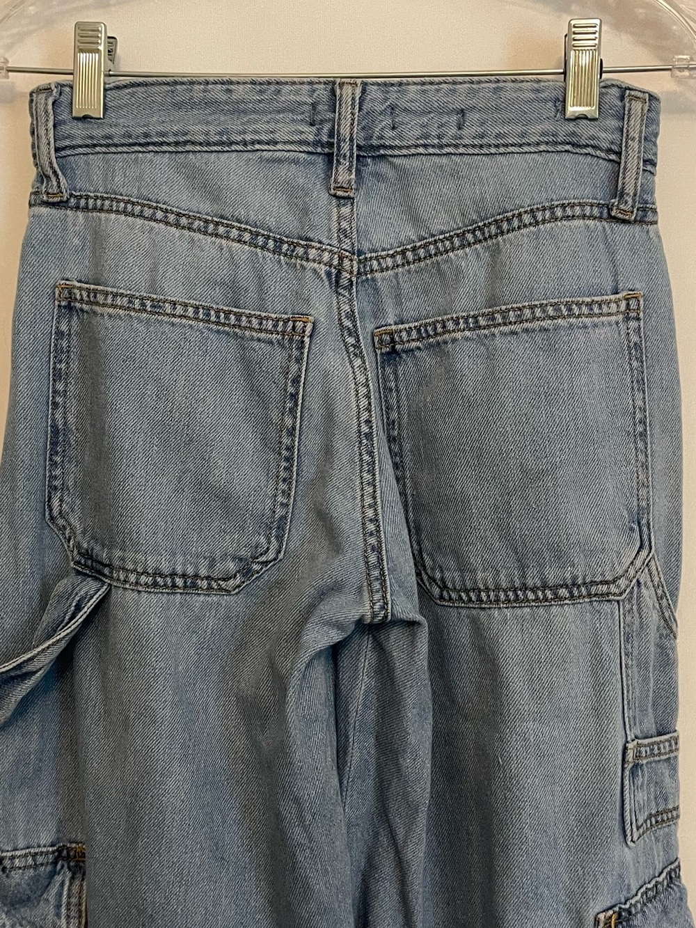 Wild Fable Light Wash Mid Rise Baggy Wide Leg Cargo Jeans size 00 - Picture 4 of 10